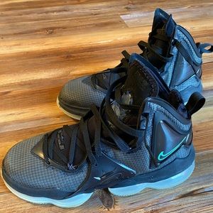 2022 LeBron James 19